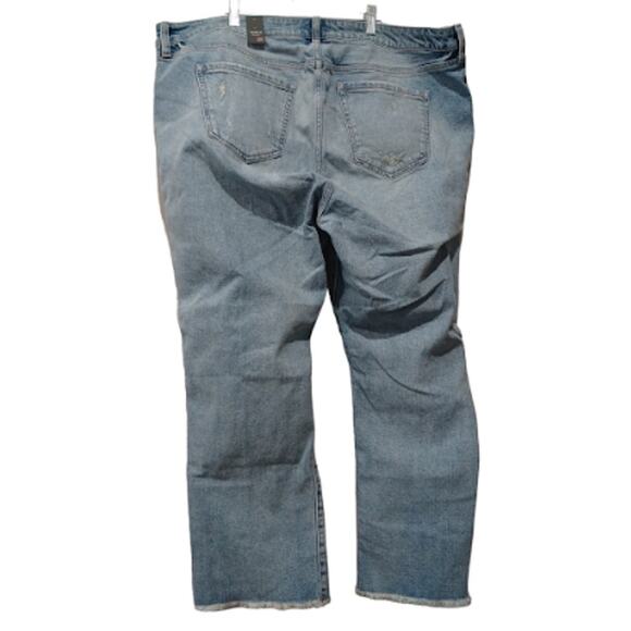 NWT TORRID 5 BUTTON LIGHT WASH DESTROYED HIGH RISE JEANS PLUS SIZE 18R - Picture 2 of 6